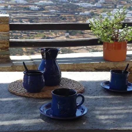 Liotrivi, Traditional House Nyaraló *