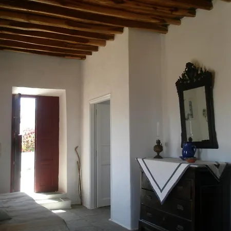 Liotrivi, Traditional House