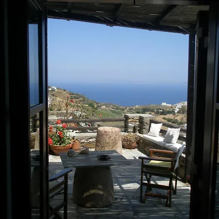 Nyaraló Liotrivi, Traditional House Apolonía