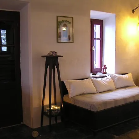 Liotrivi, Traditional House *