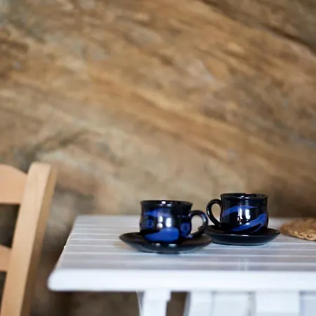 Liotrivi, Traditional House 아폴로니아