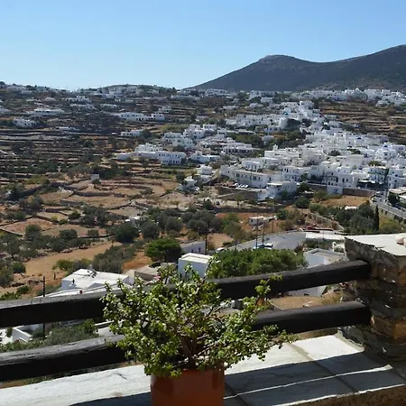 Liotrivi, Traditional House Nyaraló *