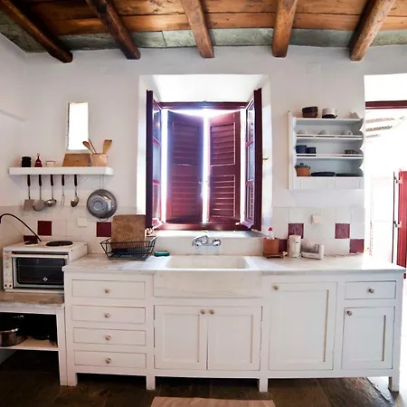 Nyaraló Liotrivi, Traditional House Apolonía