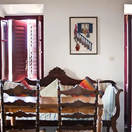 Liotrivi, Traditional House * Apolonía
