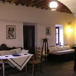 Semesterbostad Liotrivi, Traditional House
