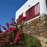 Semesterbostad Liotrivi, Traditional House